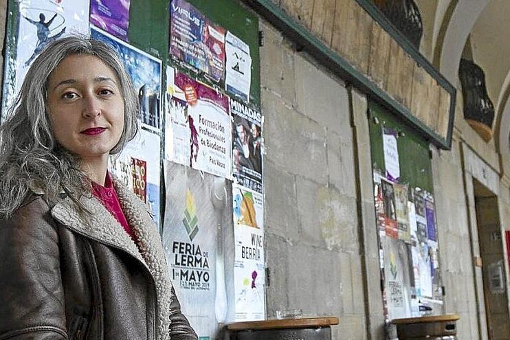 La intérprete y creadora gasteiztarra Iara Solano. Alex Larretxi La intérprete y creadora gasteiztarra Iara Solano. Alex Larretxi